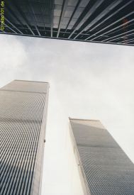 Das WTC (World Trade Center) das mit �ber 400 einst gr��te Geb�ude der Welt; anklicken zum Vergr��ern - click to enlarge