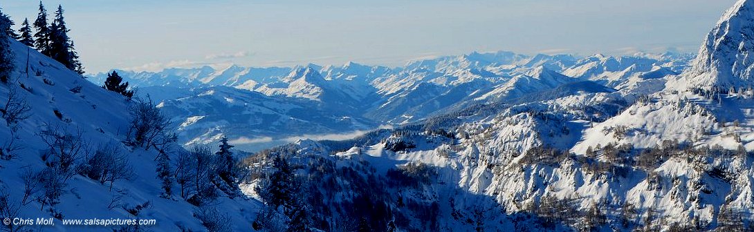 Winter in Tirol: Blick vom Unterberhgorn auf die Kitzb�heler Alpen